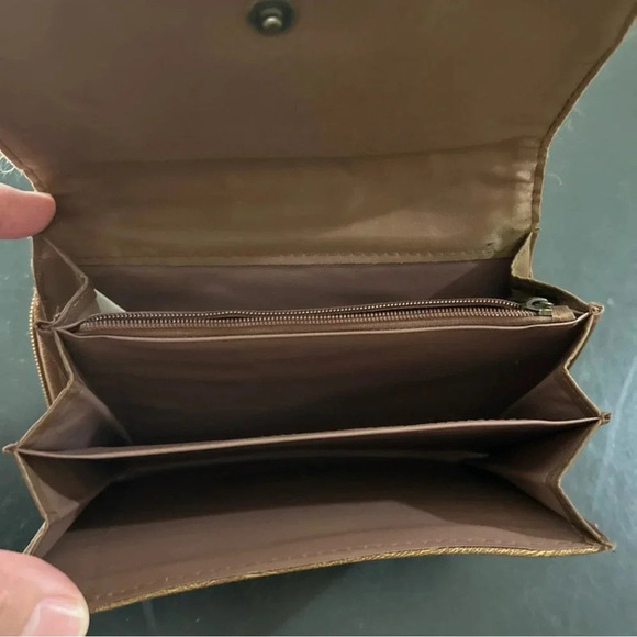 Women’s Brown Wallet With Multiple Pockets Zippers Card Holder Classics - Picture 2 of 7